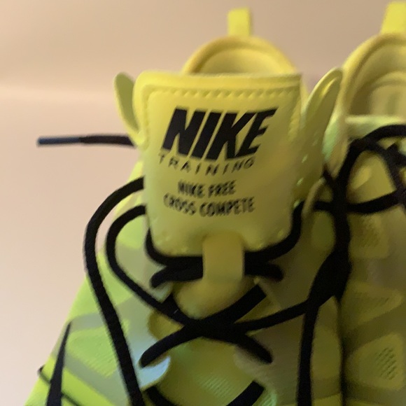 Nike - Picture 2 of 7